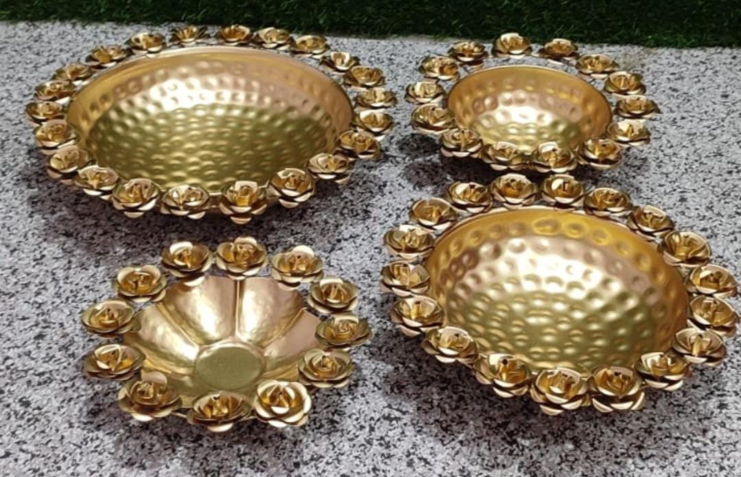 Metal Rose/Gulaab Urli