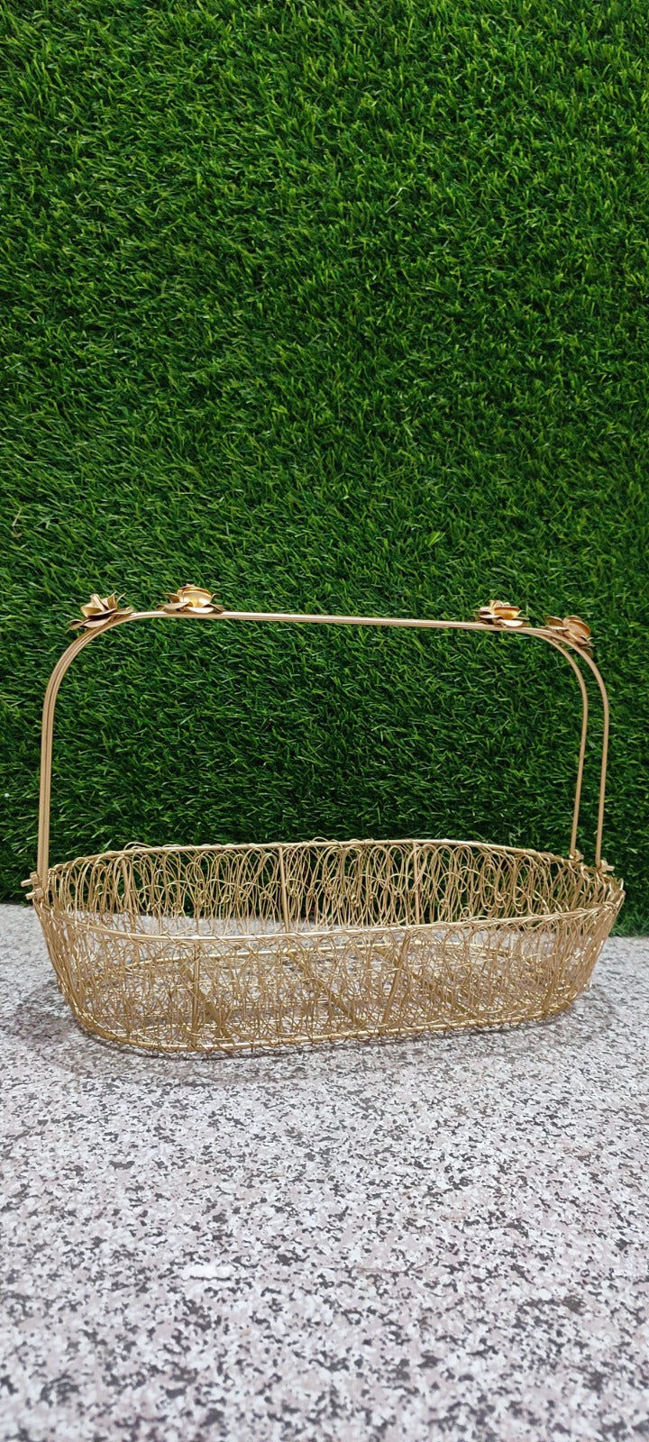 Metal oval hamper basket