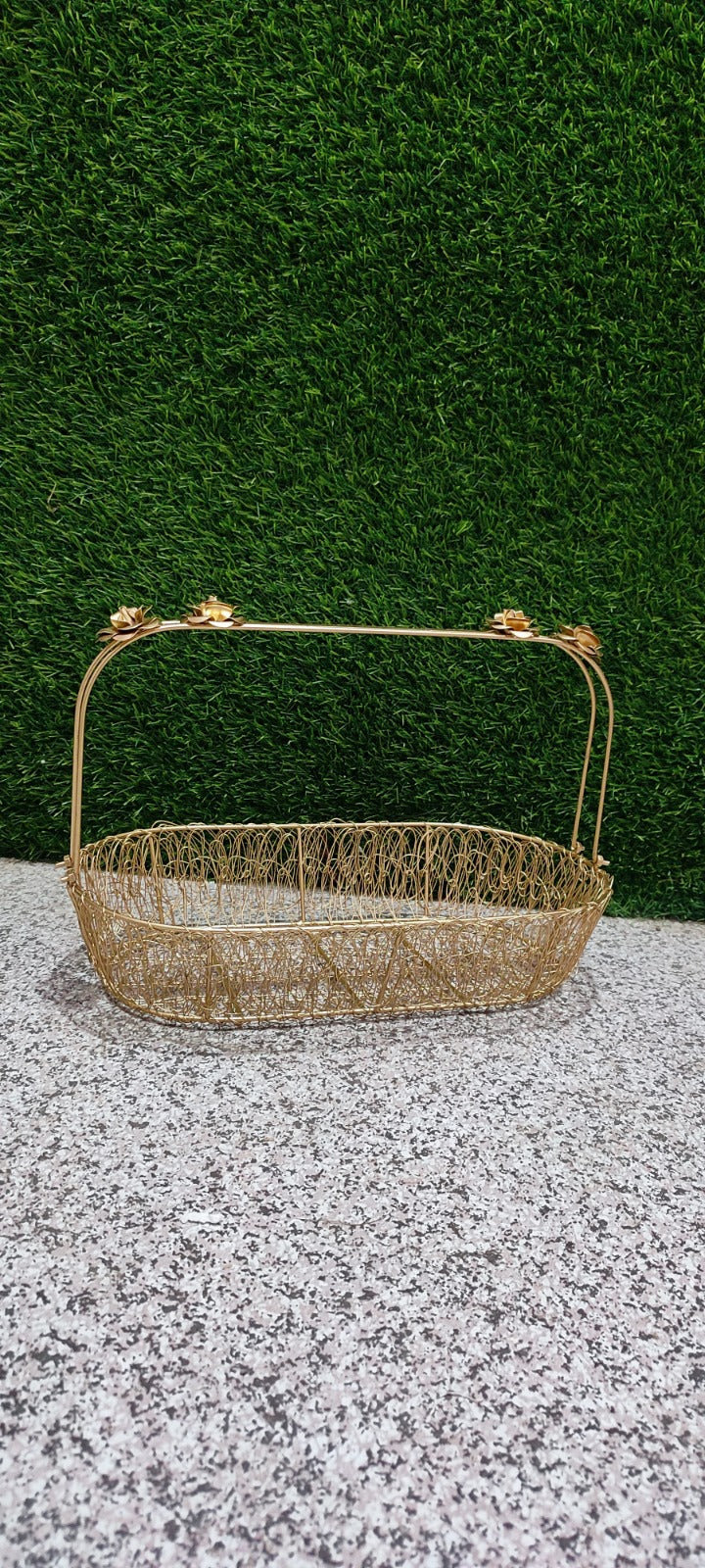 Metal oval hamper basket