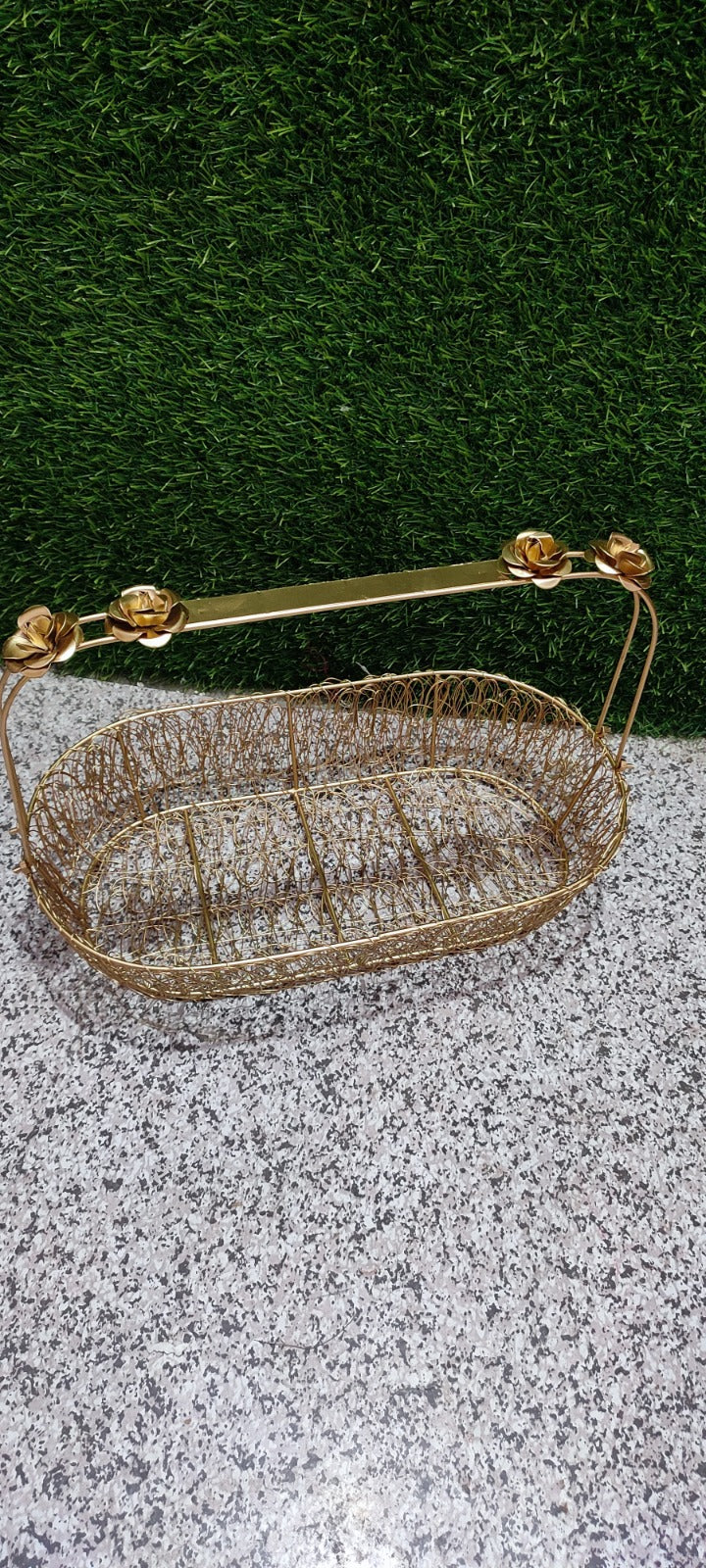 Metal oval hamper basket