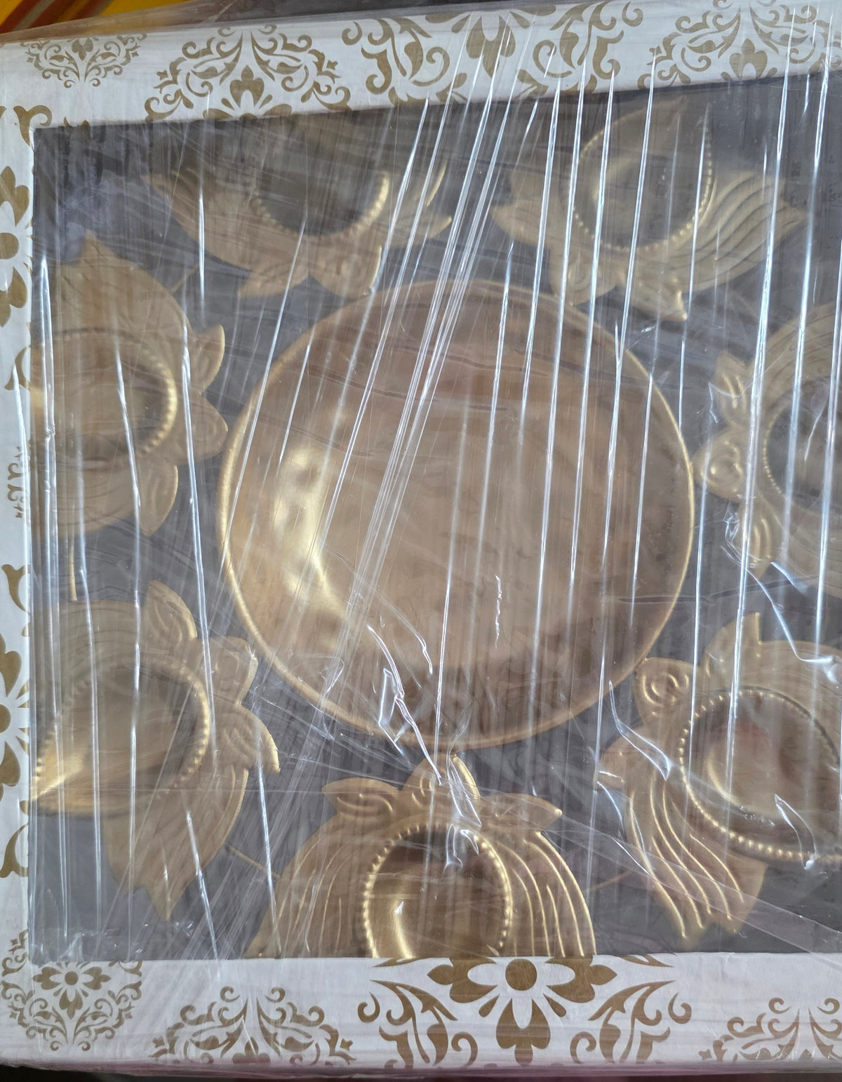 Metal urli- white display box - 10 inch
