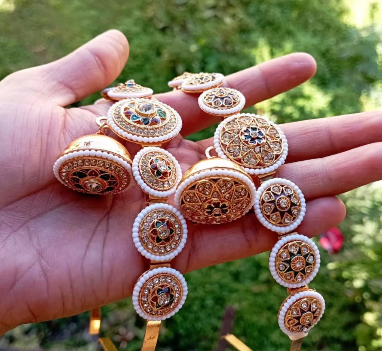Kundan hairband/Mathapatti with Borla