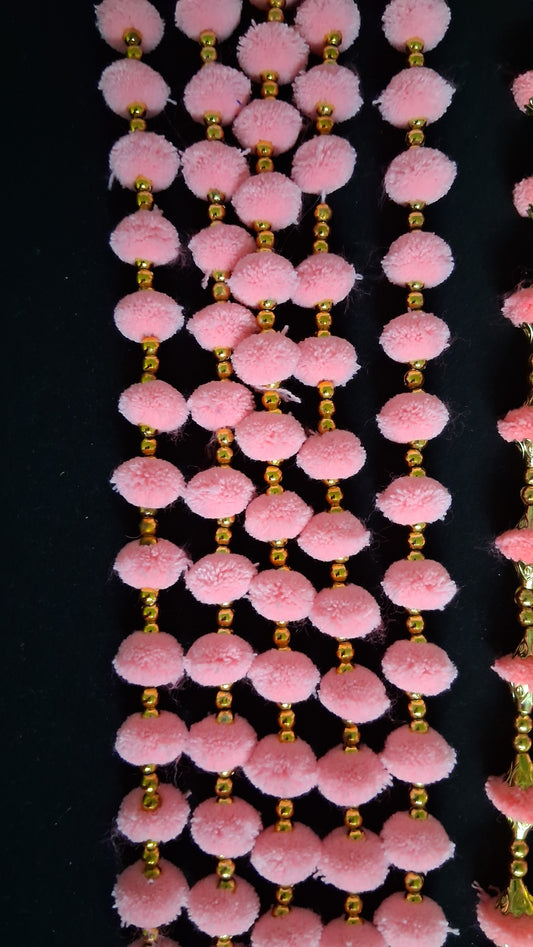 Pom pom hanging 6 ft